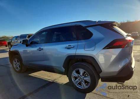 2025 Toyota Rav4 Xle z USA, uszkodzony, nr VIN 2T3P1RFV6SW497704